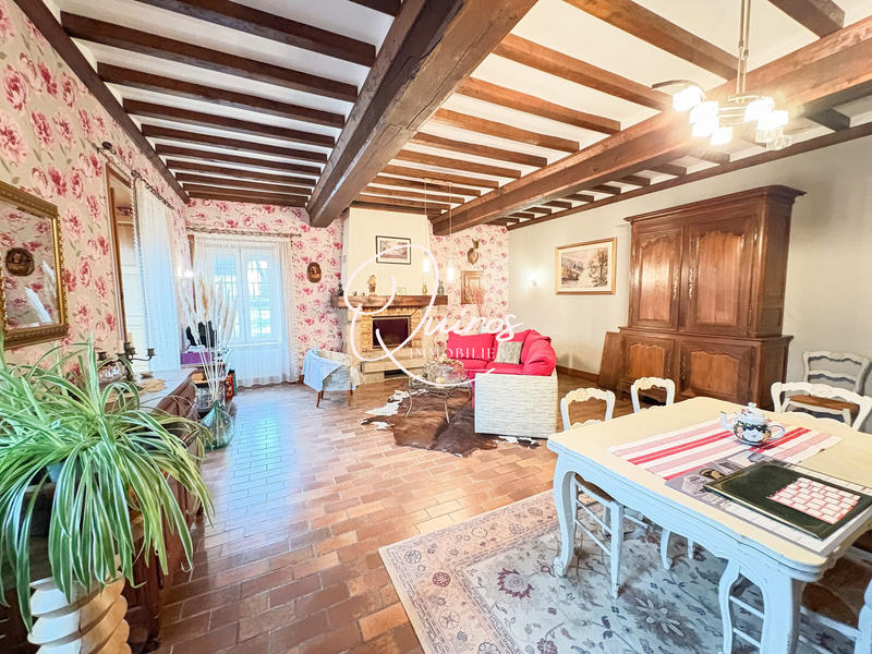 Maison - 230 m² - 7 pièces