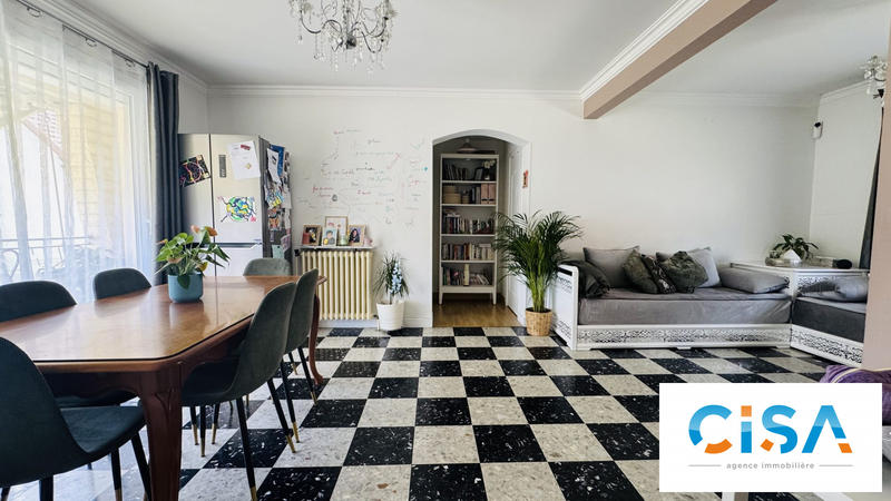 Maison - 90 m² - 6 pièces