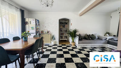 Maison - 90 m² - 6 pièces