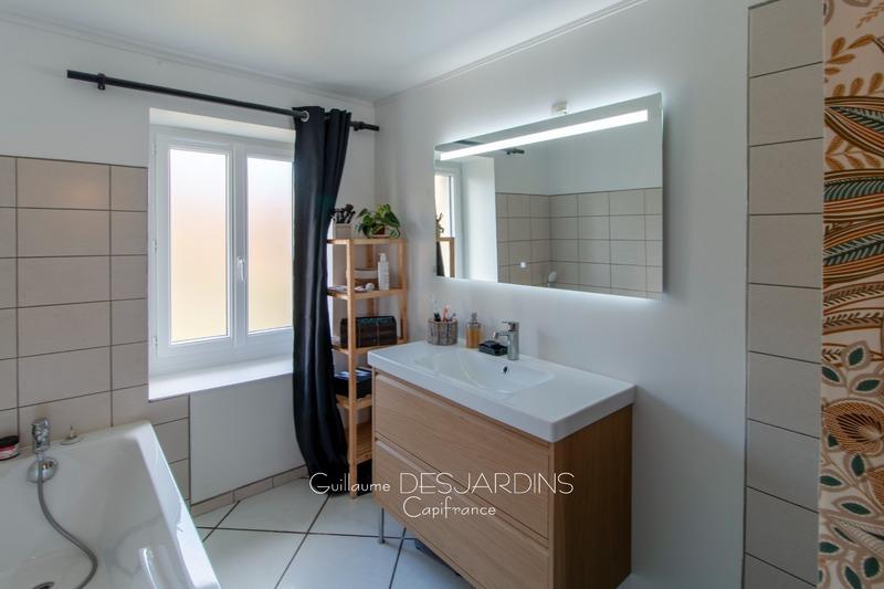 Maison traditionnelle - 170 m² - 5 pièces