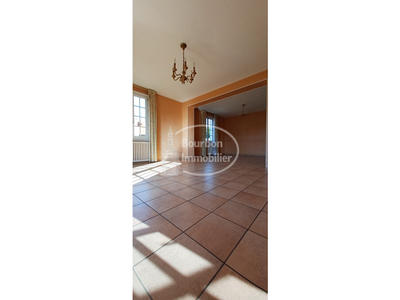 Maison - 102 m² - 6 pièces