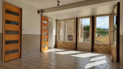 Maison - 232 m² - 14 pièces