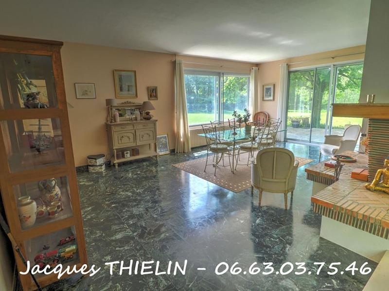 Maison - 260 m² - 8 pièces