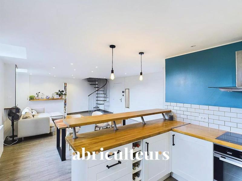 Duplex - 71 m² - 4 pièces