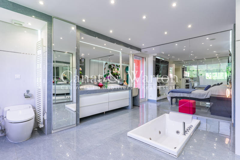 Villa - 250 m² - 7 pièces