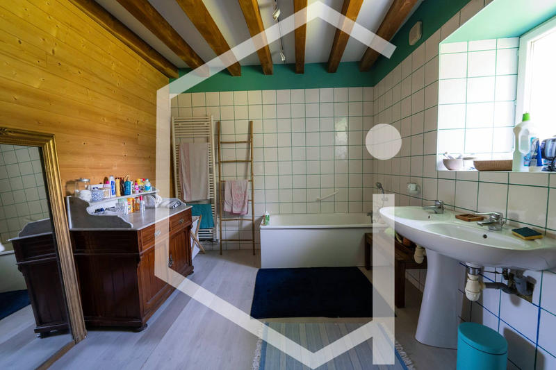 Propriété - 458 m² - 13 pièces