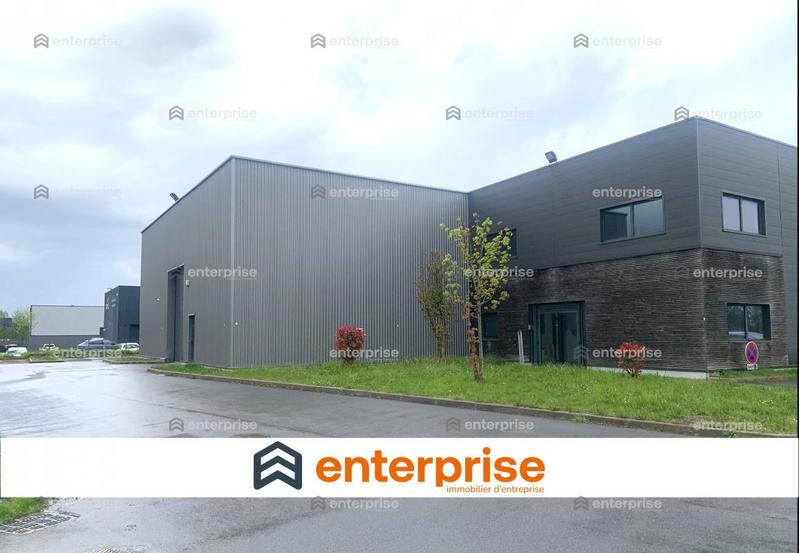 Local d'activité / Entrepôt - 890 m²