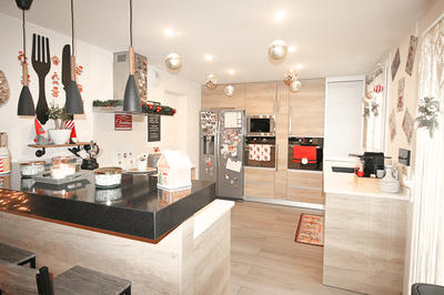 Maison - 191 m² - 7 pièces