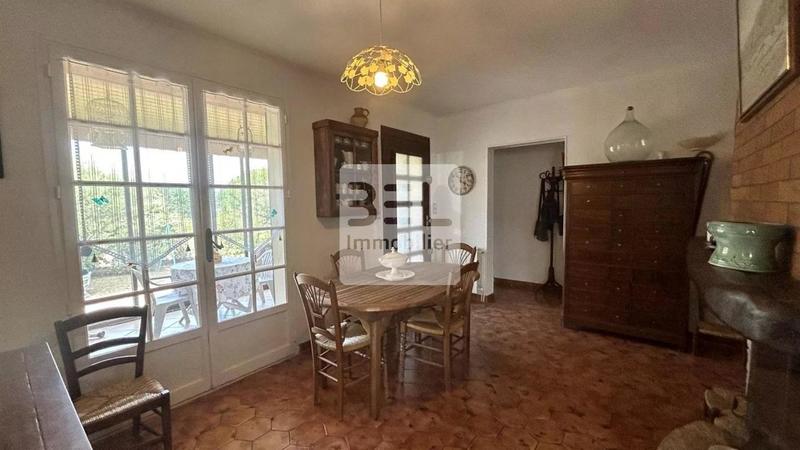 Villa - 100 m² - 5 pièces