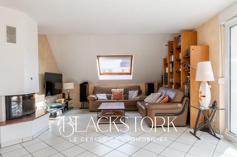 Maison - 202 m² - 6 pièces