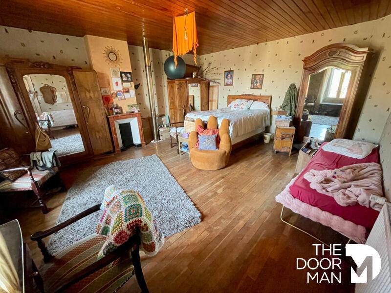 Corps de ferme - 218 m² - 7 pièces