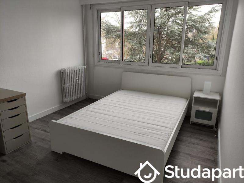 Chambre - 9 m² - 1 pièce