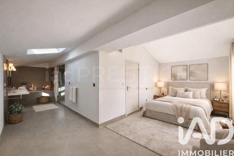 Duplex - 215 m² - 6 pièces