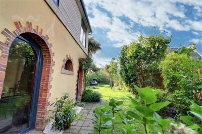 Maison - 289 m² - 8 pièces