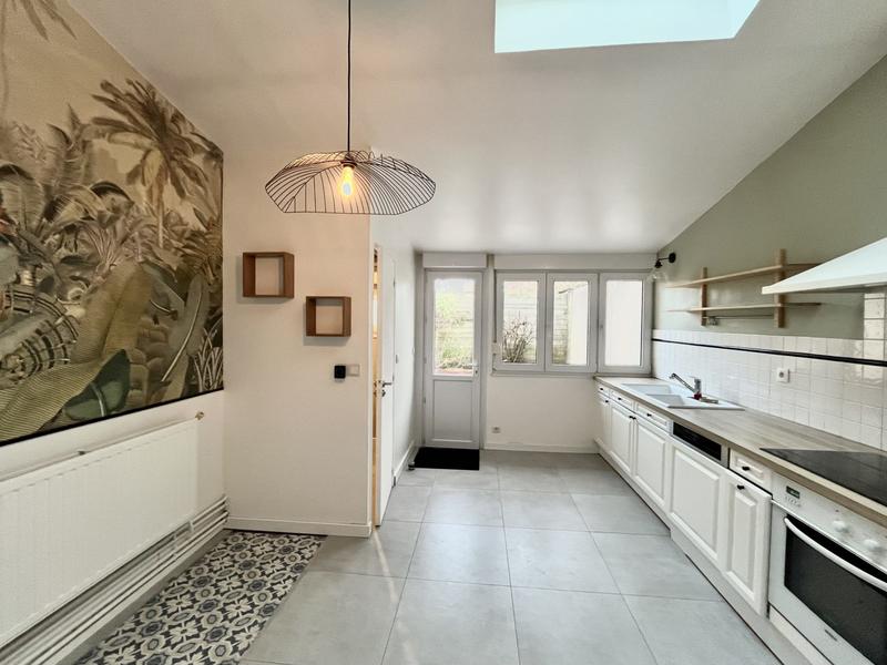 Maison - 90 m² - 4 pièces