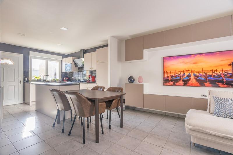 Maison - 87 m² - 4 pièces