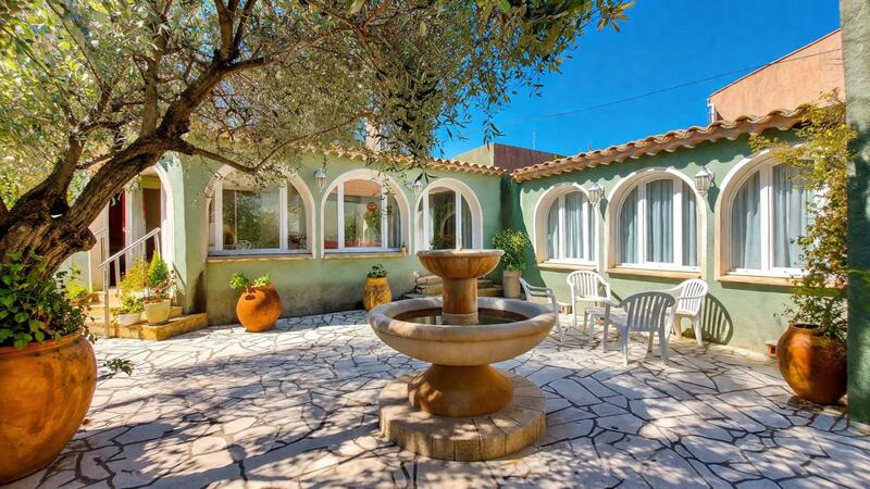 Maison de maîtres - 222 m² - 9 pièces