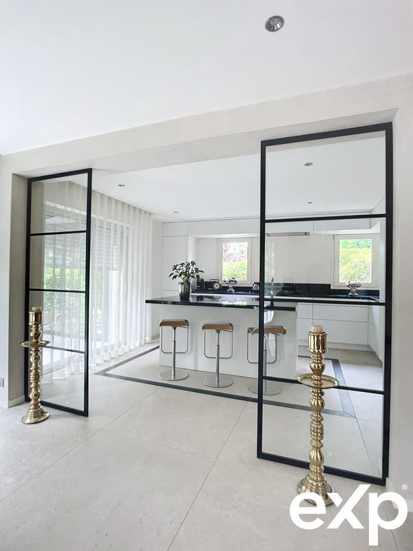 Maison - 161 m² - 5 pièces