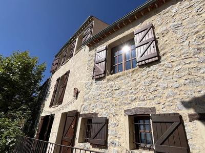 Maison de village - 143 m² - 7 pièces