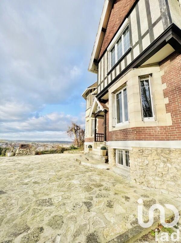 Maison de maîtres - 250 m² - 9 pièces