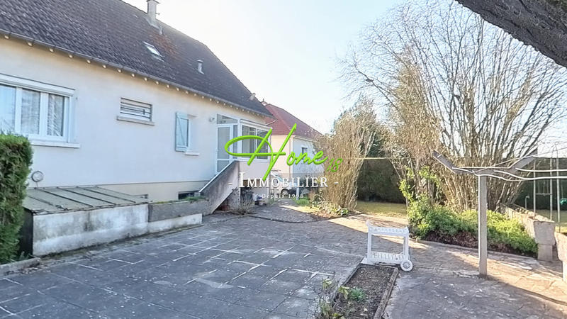 Maison - 162 m² - 8 pièces