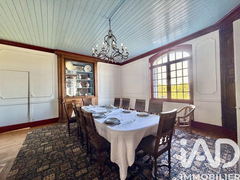 Maison - 502 m² - 13 pièces