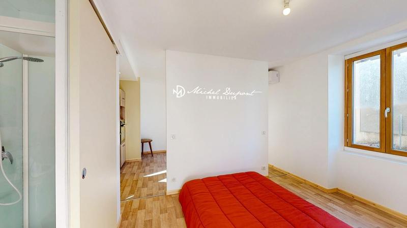 Maison - 250 m² - 8 pièces