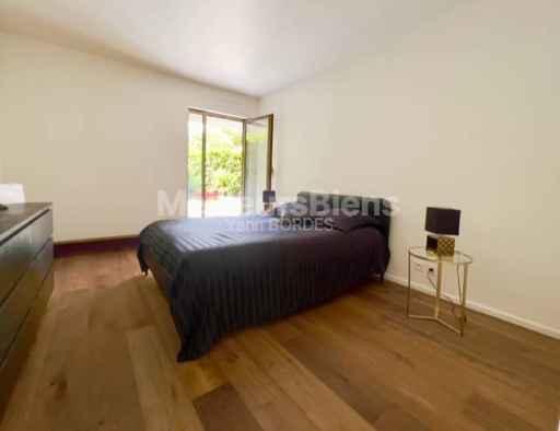 Appartement ancien - 113 m² - 5 pièces