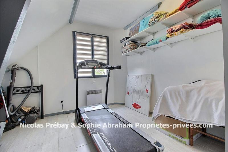 Maison - 94 m² - 5 pièces