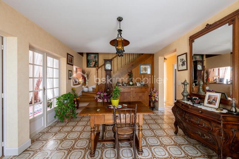 Maison - 186 m² - 7 pièces