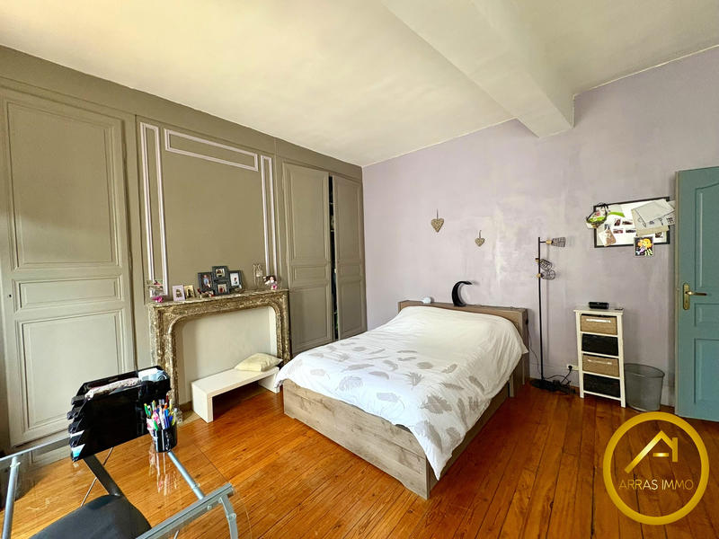 Maison - 260 m² - 8 pièces