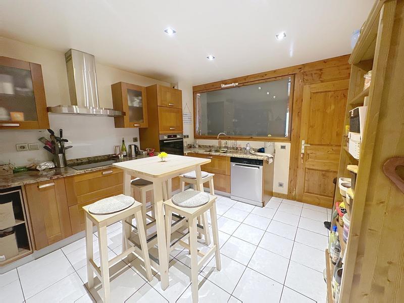 Appartement - 143 m² - 6 pièces