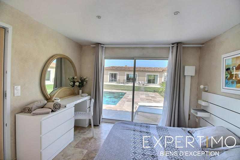 Villa - 220 m² - 8 pièces