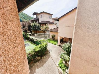 Appartement - 95 m² - 5 pièces