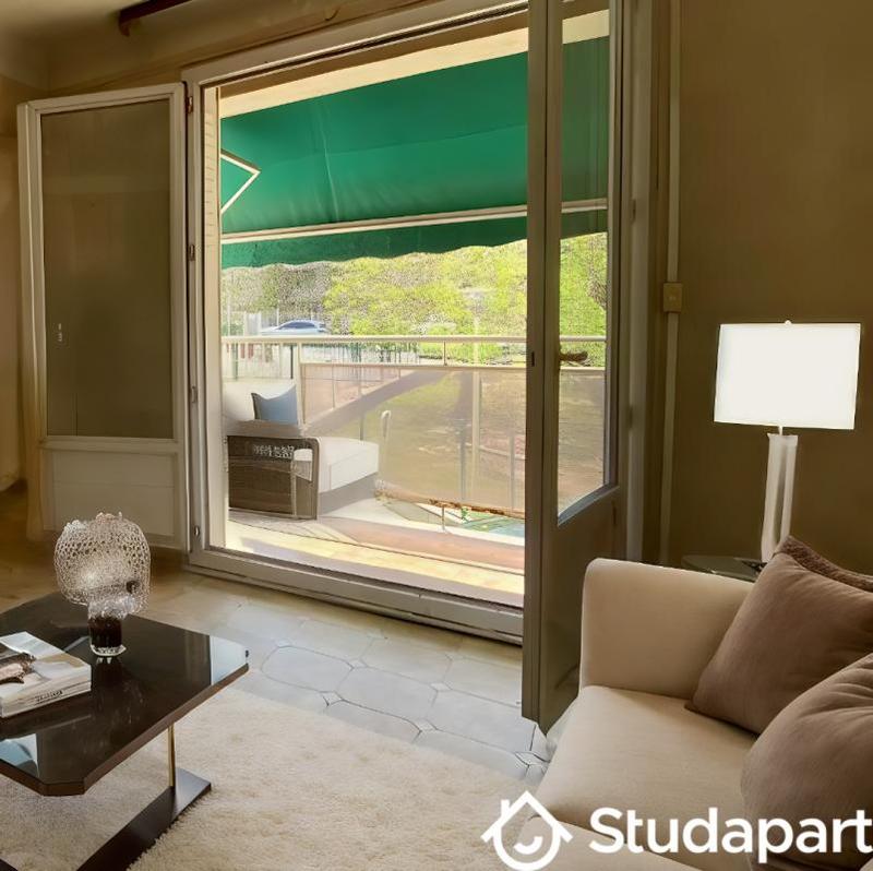 Chambre - 9 m² - 1 pièce