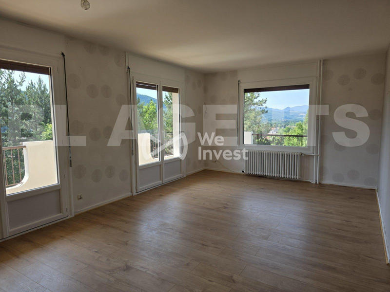 Appartement - 96 m² - 5 pièces