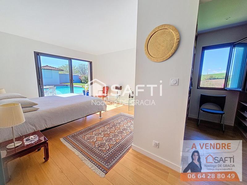 Maison - 265 m² - 6 pièces