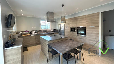 Maison traditionnelle - 137 m² - 5 pièces