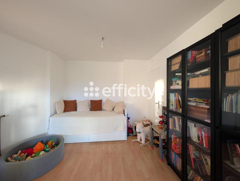 Appartement - 90 m² - 4 pièces