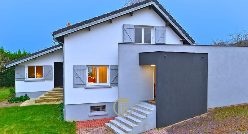 Villa - 247 m² - 7 pièces