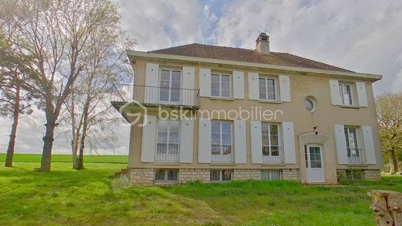 Corps de ferme - 310 m² - 11 pièces