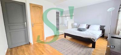 Maison - 268 m² - 10 pièces