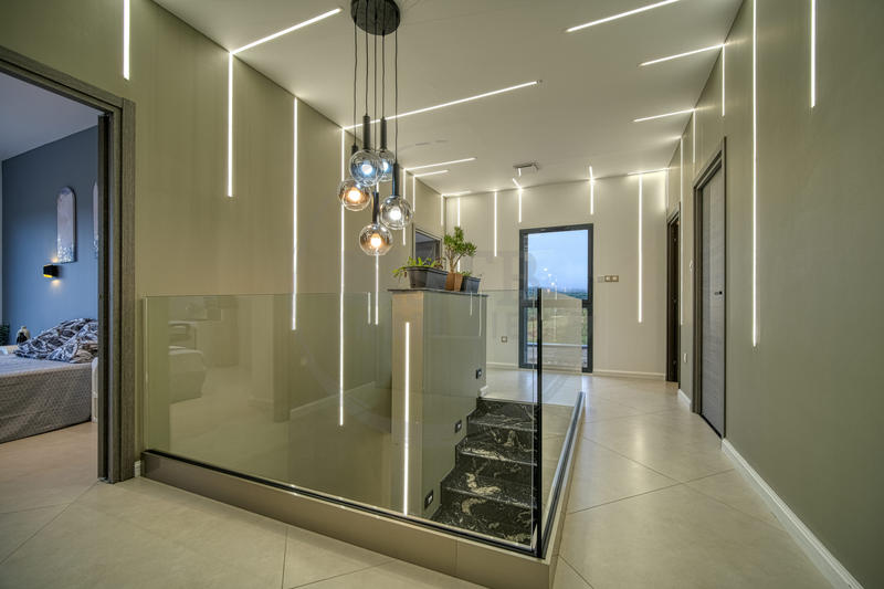 Propriété - 284 m² - 6 pièces