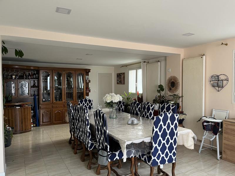 Villa - 223 m² - 8 pièces