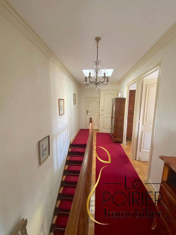 Maison - 159 m² - 7 pièces