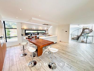 Villa - 390 m² - 8 pièces