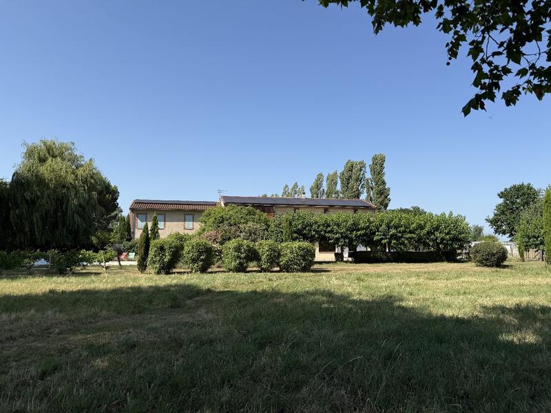 Propriété - 530 m² - 18 pièces