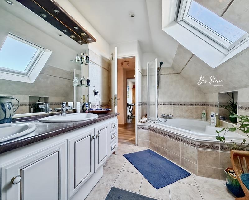 Maison - 121 m² - 6 pièces