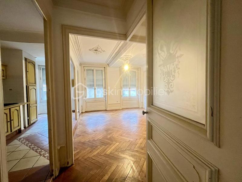 Appartement ancien - 79 m² - 4 pièces