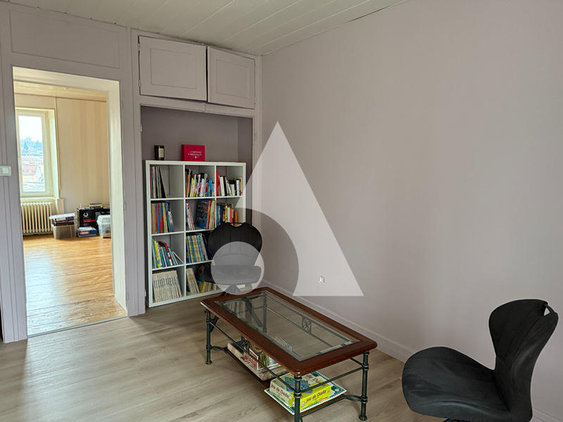 Maison - 230 m² - 10 pièces